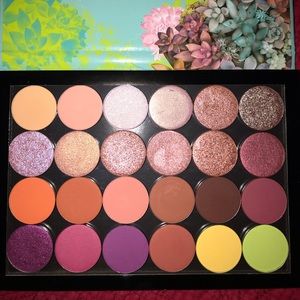 Colourpop’s large palette